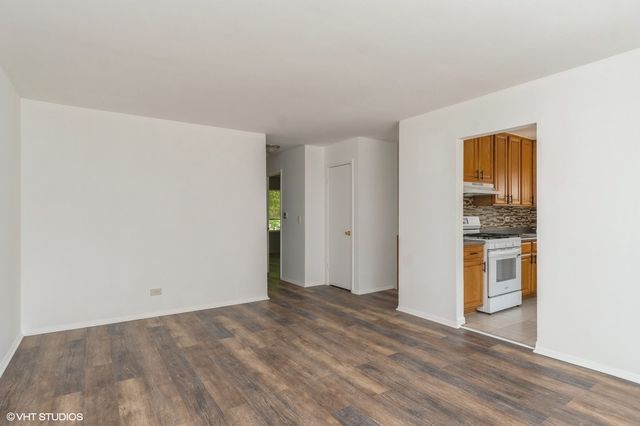 328 Walnut Circle, Bolingbrook, IL 60440