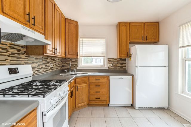 328 Walnut Circle, Bolingbrook, IL 60440