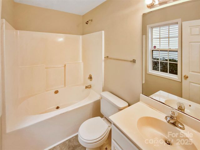 1214 Triece Lane, Charlotte, NC 28215