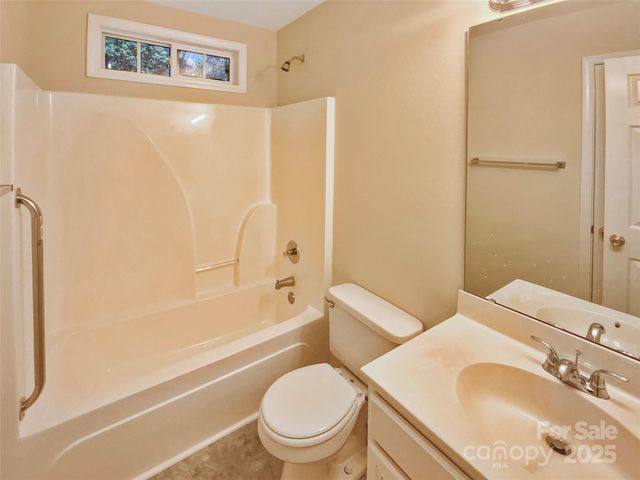 1214 Triece Lane, Charlotte, NC 28215