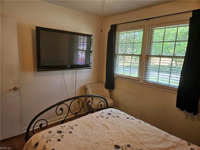 902 Chumley RD, Portsmouth, VA 23701