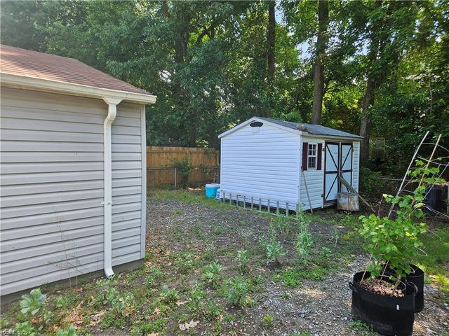 902 Chumley RD, Portsmouth, VA 23701