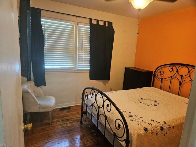 902 Chumley RD, Portsmouth, VA 23701