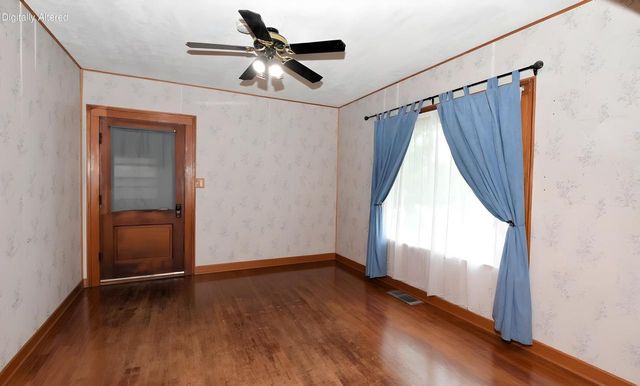 1604 E North STREET, Waukesha, WI 53188