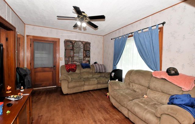 1604 E North STREET, Waukesha, WI 53188