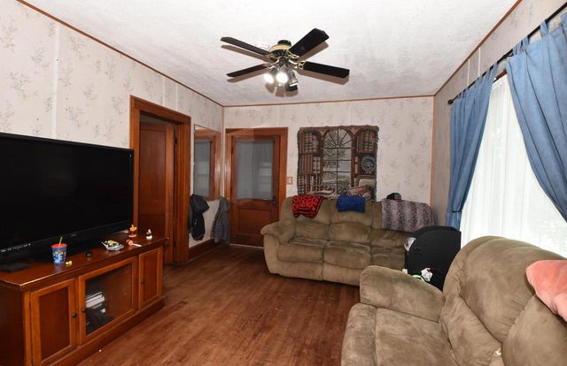 1604 E North STREET, Waukesha, WI 53188