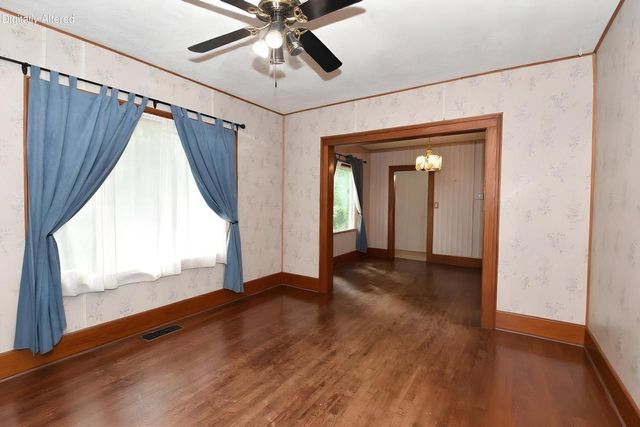 1604 E North STREET, Waukesha, WI 53188