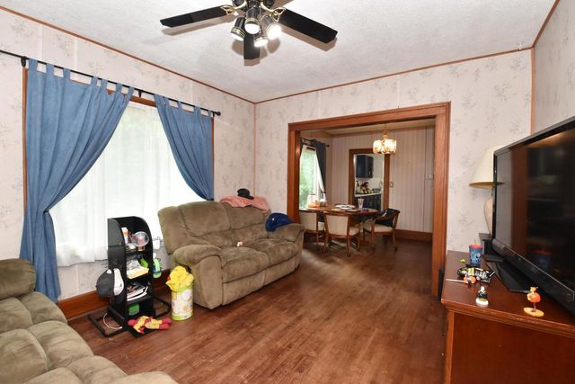 1604 E North STREET, Waukesha, WI 53188