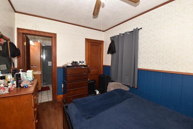 1604 E North STREET, Waukesha, WI 53188