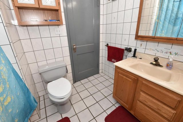 1604 E North STREET, Waukesha, WI 53188