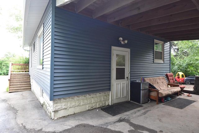 1604 E North STREET, Waukesha, WI 53188
