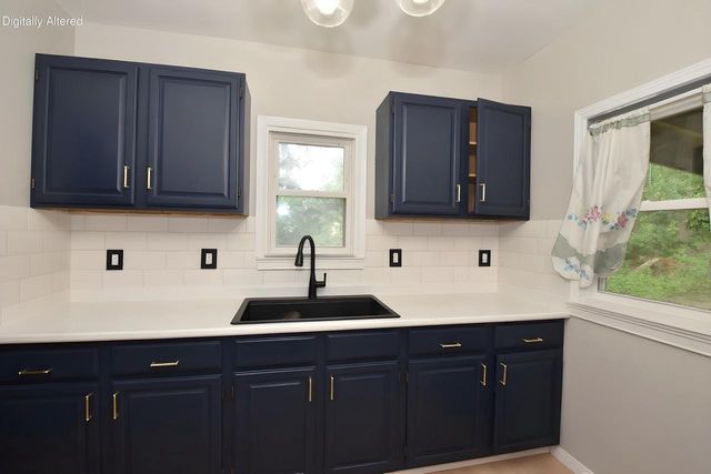 1604 E North STREET, Waukesha, WI 53188