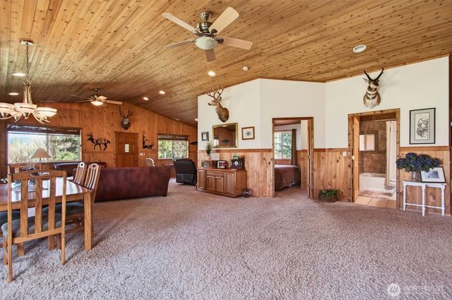 26 Dodge Meadow Drive, Cathlamet, WA 98612