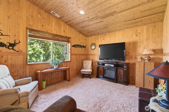 26 Dodge Meadow Drive, Cathlamet, WA 98612