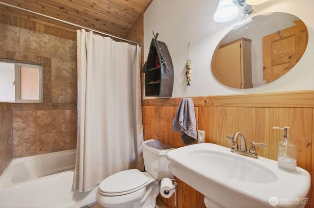 26 Dodge Meadow Drive, Cathlamet, WA 98612