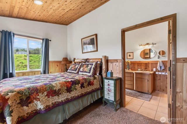 26 Dodge Meadow Drive, Cathlamet, WA 98612