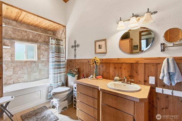 26 Dodge Meadow Drive, Cathlamet, WA 98612