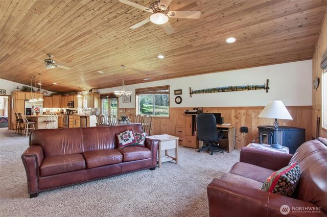 26 Dodge Meadow Drive, Cathlamet, WA 98612