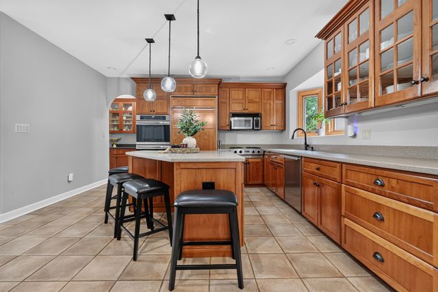 13701 Oak Tree Lane, Lemont, IL 60439