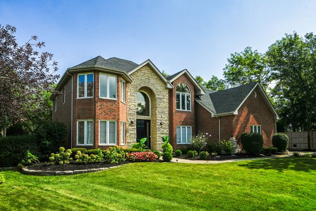 13701 Oak Tree Lane, Lemont, IL 60439