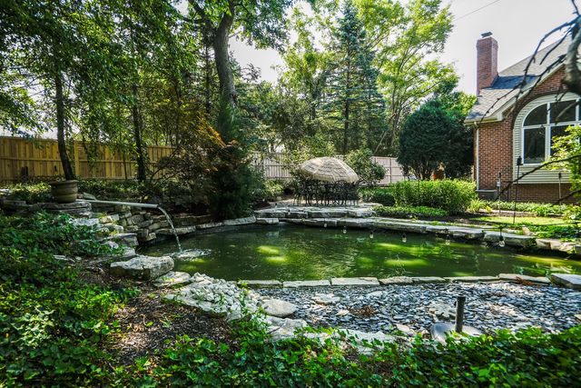 13701 Oak Tree Lane, Lemont, IL 60439