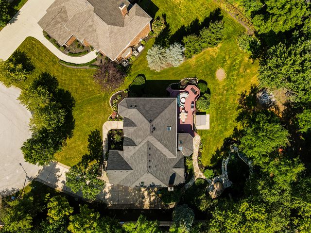 13701 Oak Tree Lane, Lemont, IL 60439