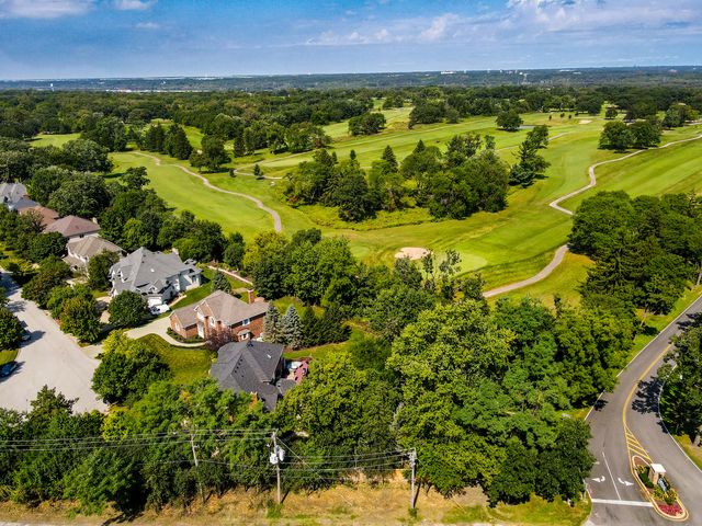 13701 Oak Tree Lane, Lemont, IL 60439
