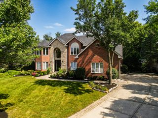 13701 Oak Tree Lane, Lemont, IL 60439