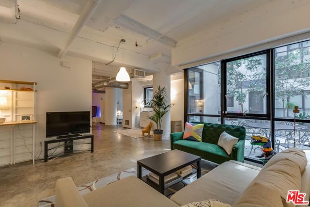 330 W 11th Street C03, Los Angeles, CA 90015