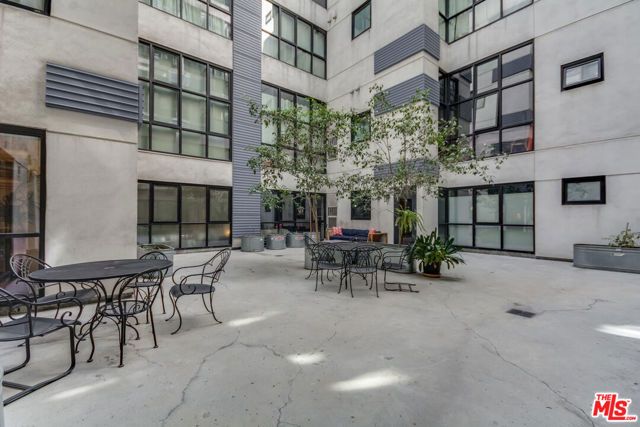 330 W 11th Street C03, Los Angeles, CA 90015