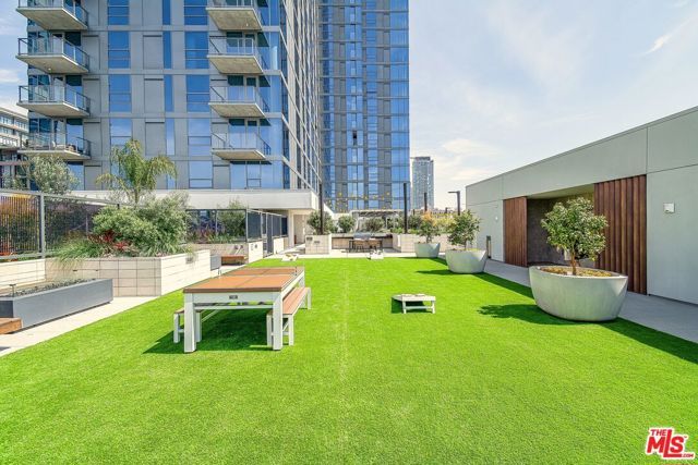 330 W 11th Street C03, Los Angeles, CA 90015