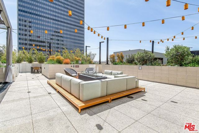 330 W 11th Street C03, Los Angeles, CA 90015