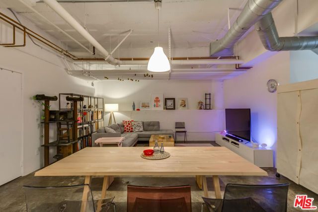 330 W 11th Street C03, Los Angeles, CA 90015