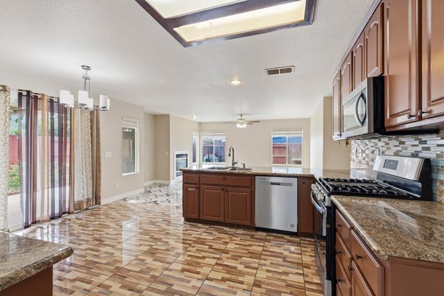 1848 N Erickson Cir, Stockton, CA 95206