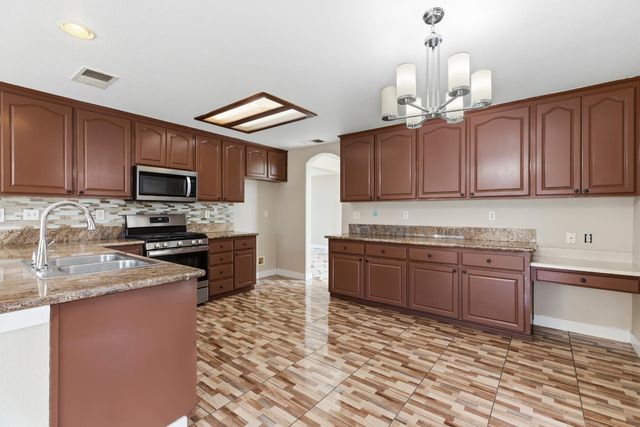 1848 N Erickson Cir, Stockton, CA 95206