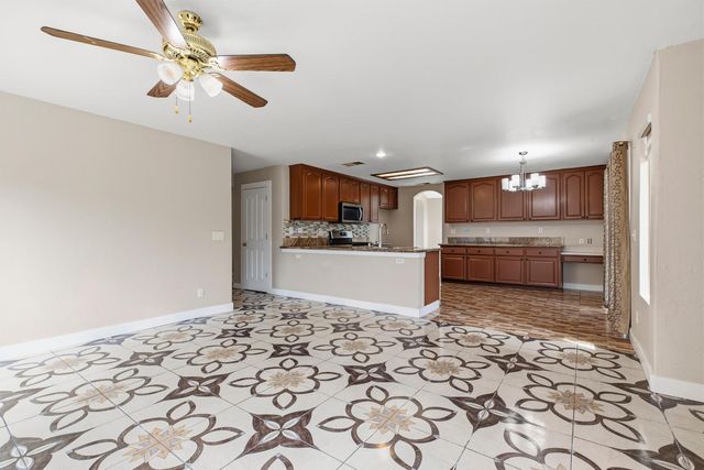 1848 N Erickson Cir, Stockton, CA 95206