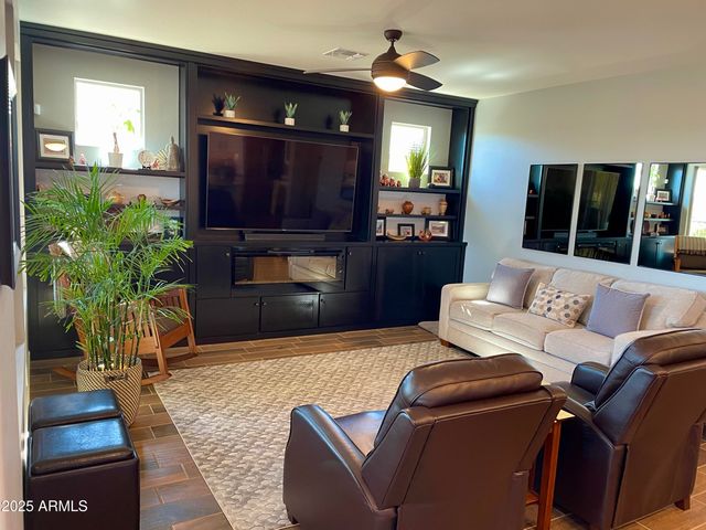 3300 SPARROWS CREEK Way, Wickenburg, AZ 85390