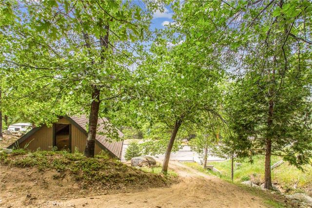 6429 Cedar Avenue, Angelus Oaks, CA 92305