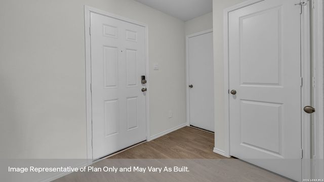 308 WINDFLOWER COVE, Luling, TX 78648