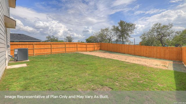 308 WINDFLOWER COVE, Luling, TX 78648