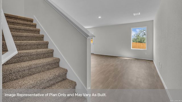 308 WINDFLOWER COVE, Luling, TX 78648