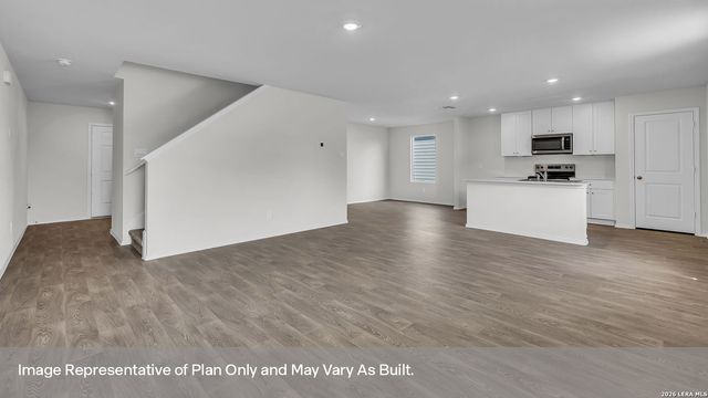 308 WINDFLOWER COVE, Luling, TX 78648