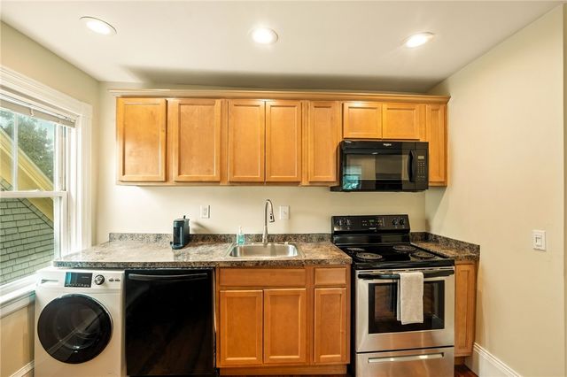 90 University Avenue, Providence, RI 02906