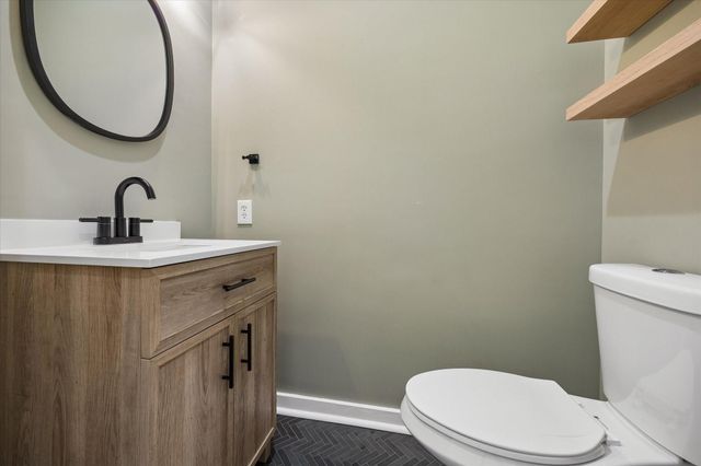 806 Jackson Hill Street 201, Houston, TX 77007