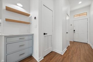 806 Jackson Hill Street 201, Houston, TX 77007