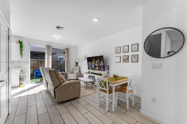 1056 SE 24th Ave, Homestead, FL 33035