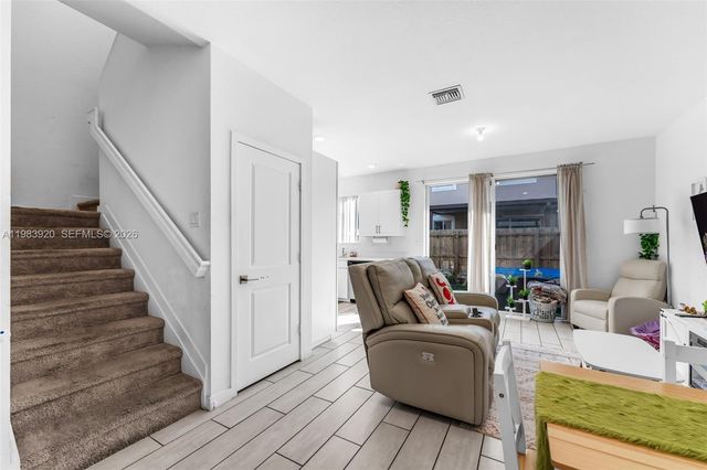 1056 SE 24th Ave, Homestead, FL 33035