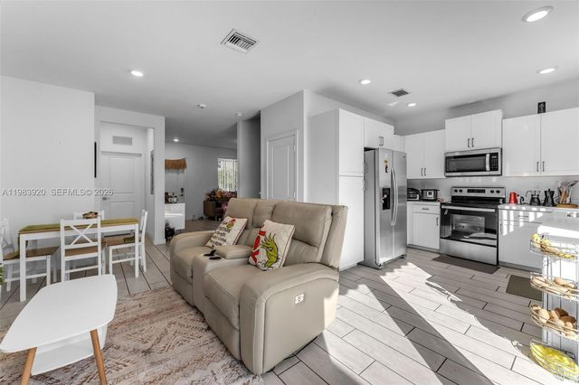 1056 SE 24th Ave, Homestead, FL 33035