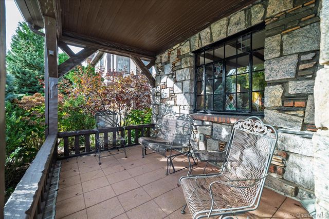 15 Brevoort Place, Rockville Centre, NY 11570