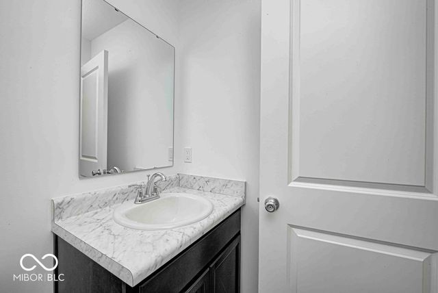 2032 Oak Terrace Drive, Shelbyville, IN 46176